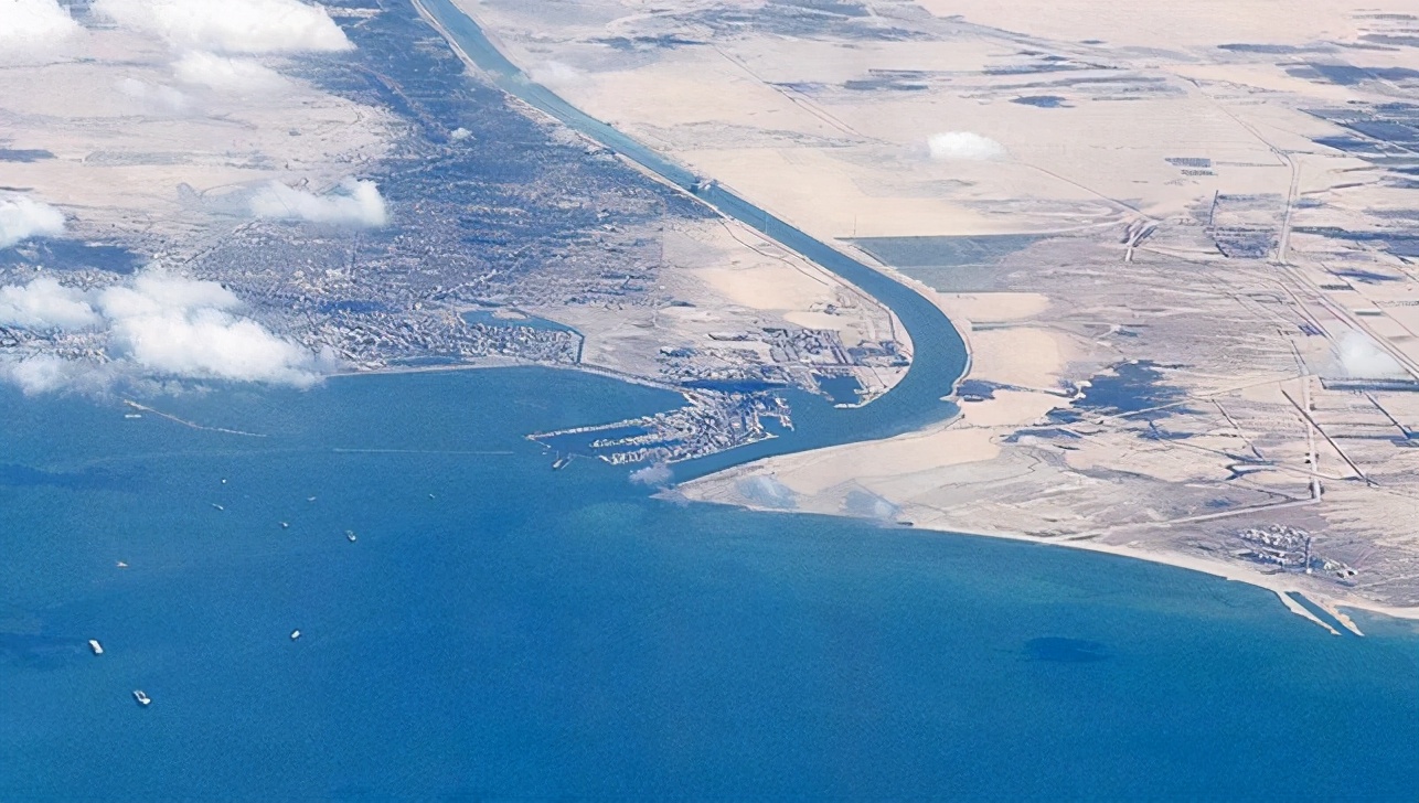 长赐号堵住苏伊士运河,这么多年来,难道没人觉得运河太窄了吗?