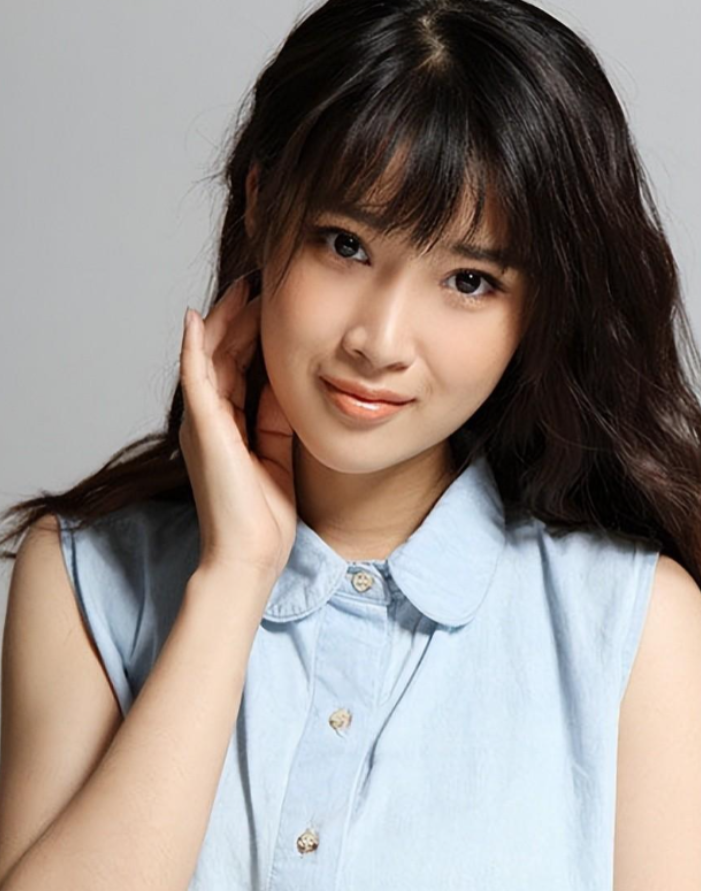 演员奚望:在继父刘之冰支持下离婚,带着女儿的她,现在怎样了?