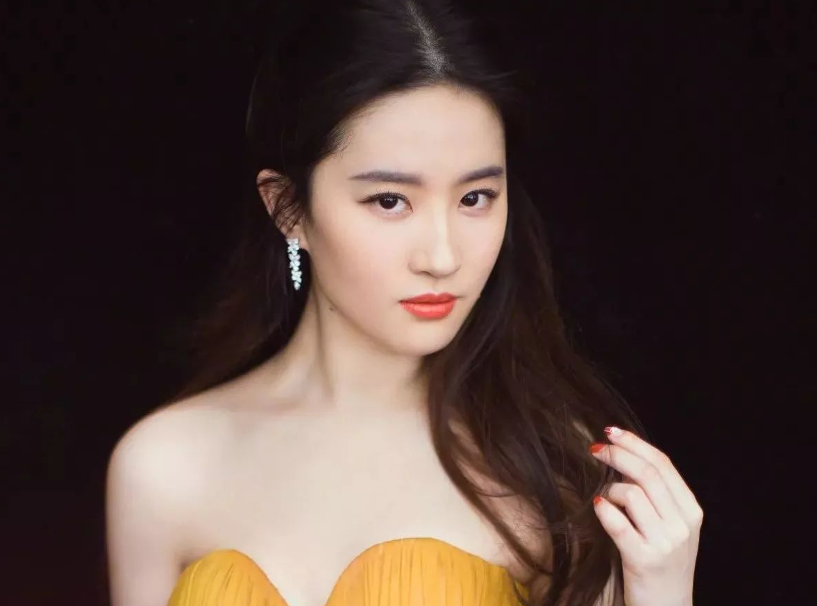 从皮相美到骨相美,刘亦菲上扬的瑞凤眼,35岁时居然缩小了吗?