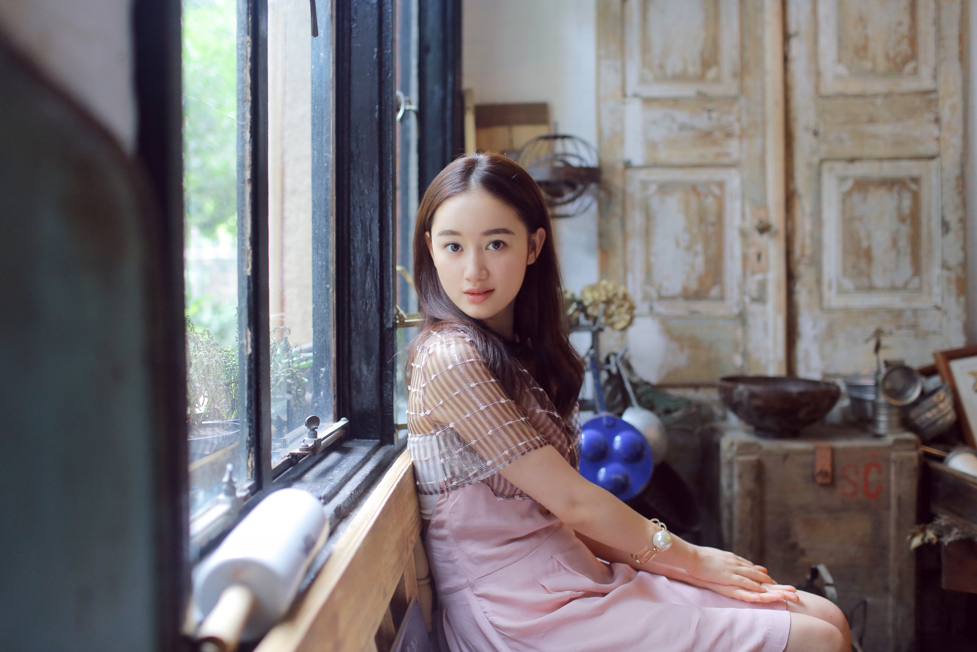 与君初相识:冲着迪丽热巴追剧,却被郭晓婷惊艳,疯批美人好带感