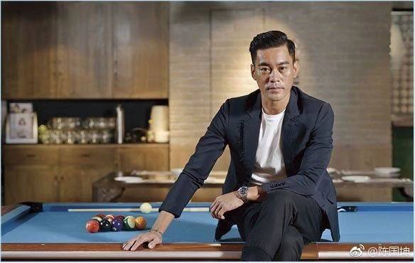 陈国坤:因酷似李小龙被星爷发掘,签约8年只拍2部戏,却不忘恩情