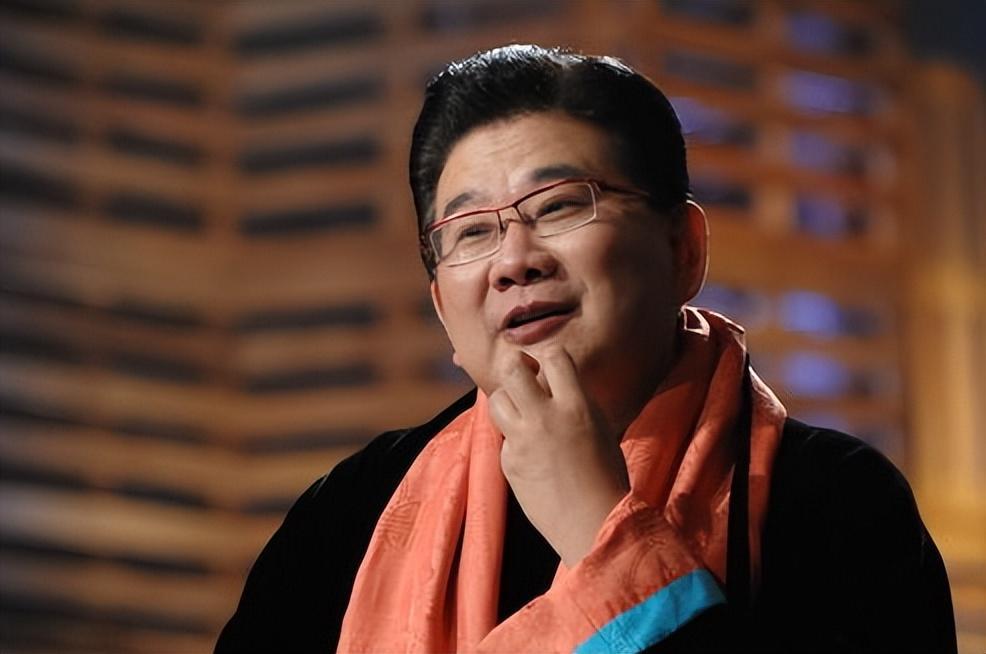 曹可凡:名利双丧,八面玲珑再也无法脱困!