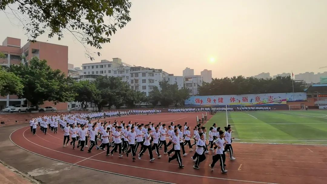 广东河源中学2020级高一新生国防及入学教育圆满结束,收获满满