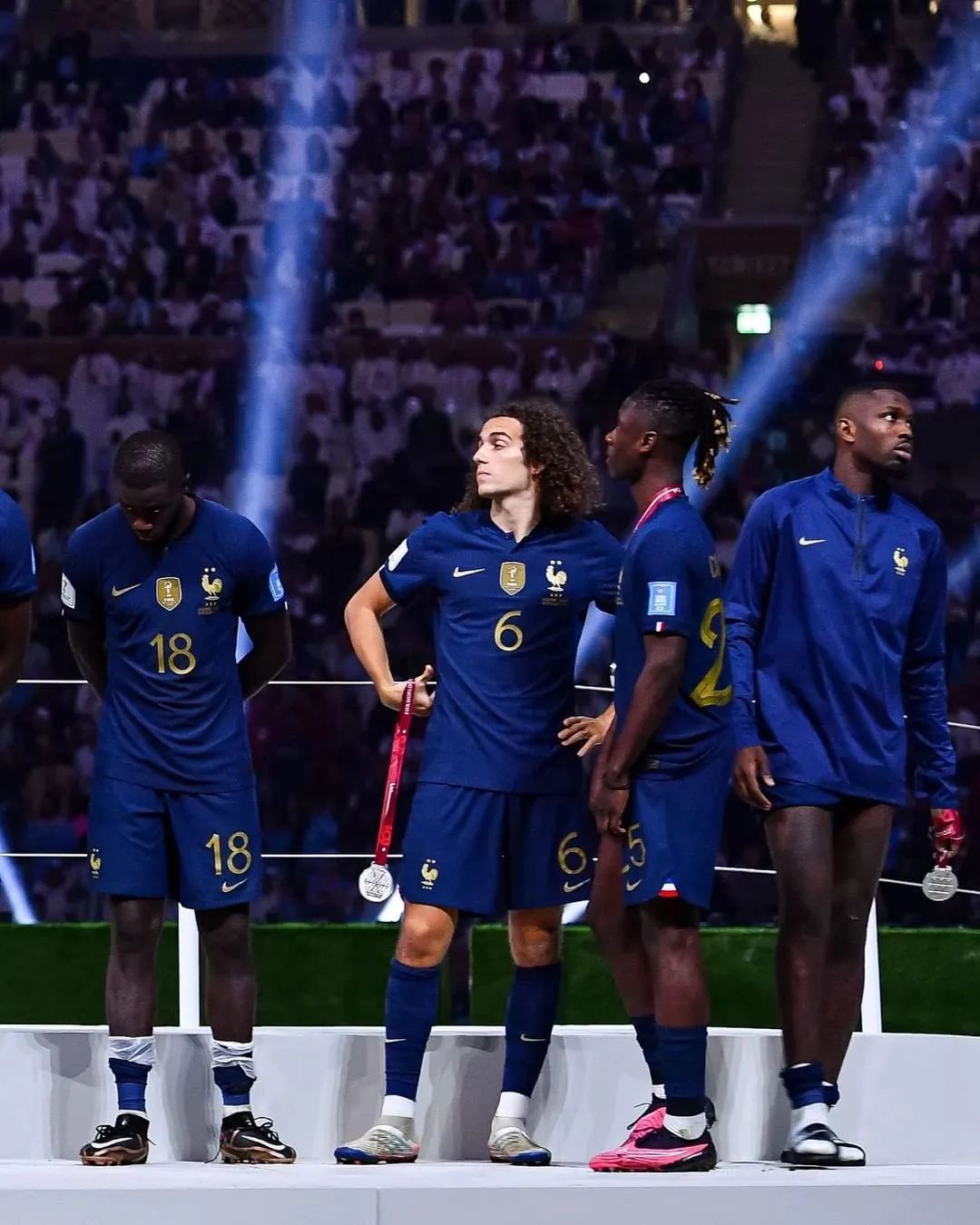 法国队领奖时太拉胯,相比之下还是魔笛的格局大!