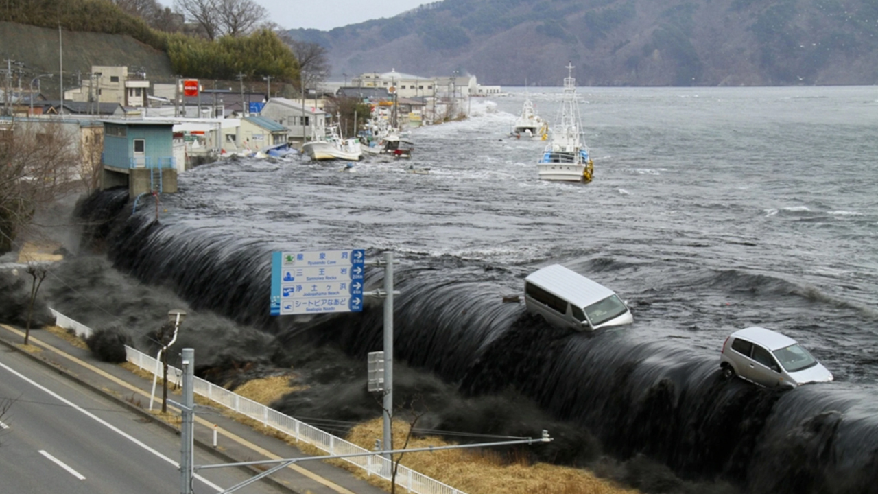 海啸涌向日本12地,1月16日一大早,中国使馆紧急发声,国人注意