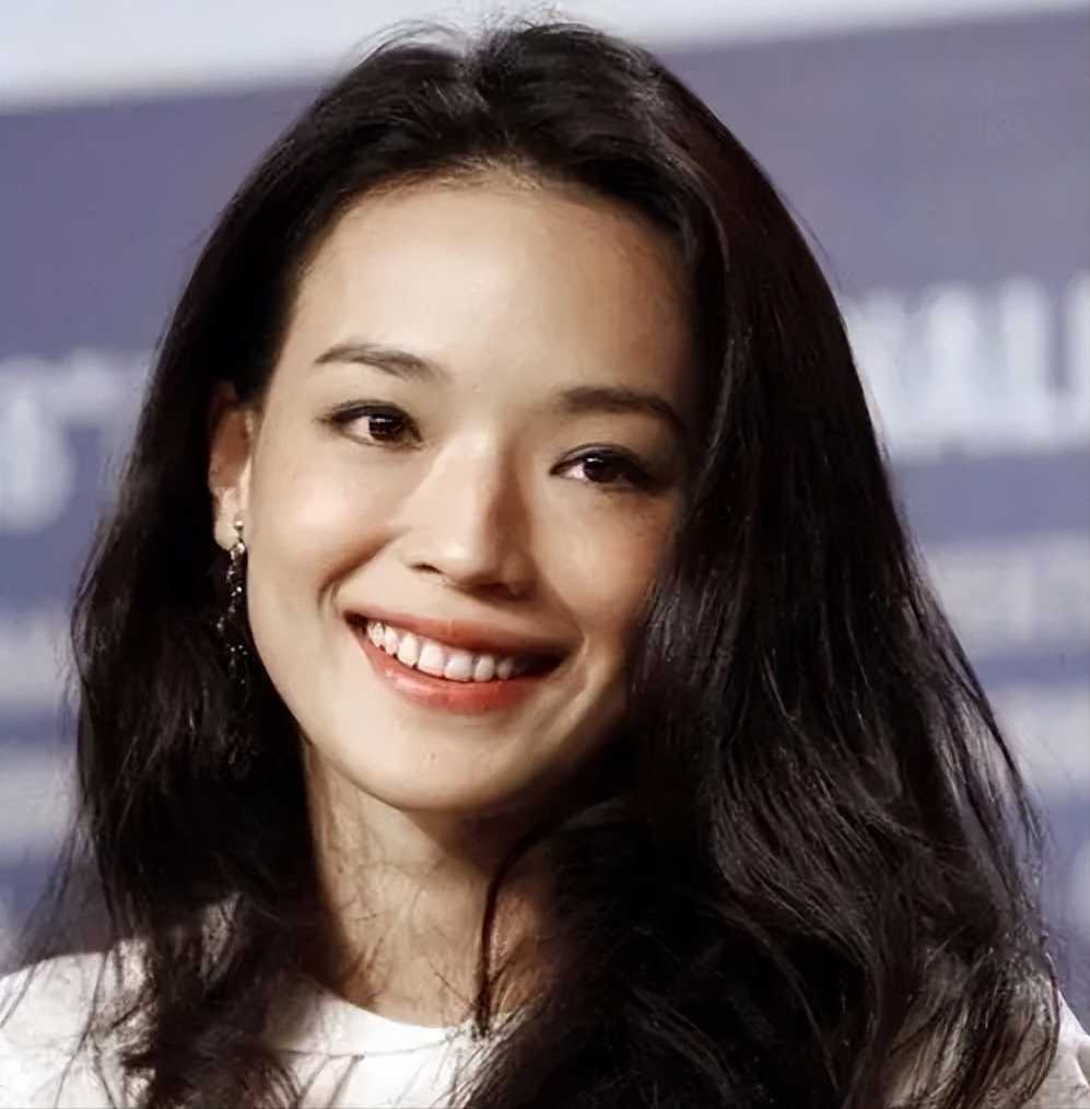 "香肠嘴",大嘴也能美出天际的女星,只服这6位