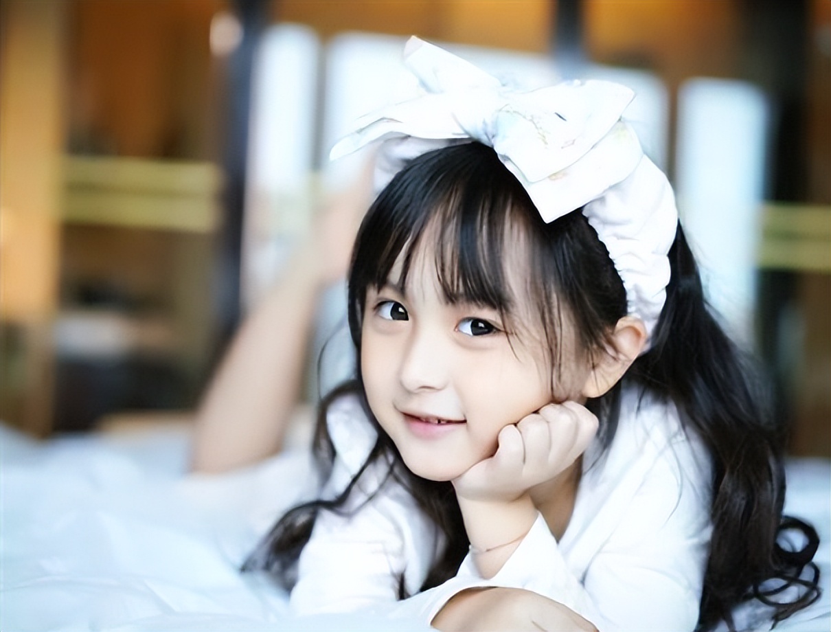 刘楚恬:2岁出道年入百万,6岁爆红全国,如今13岁的她长成啥样了