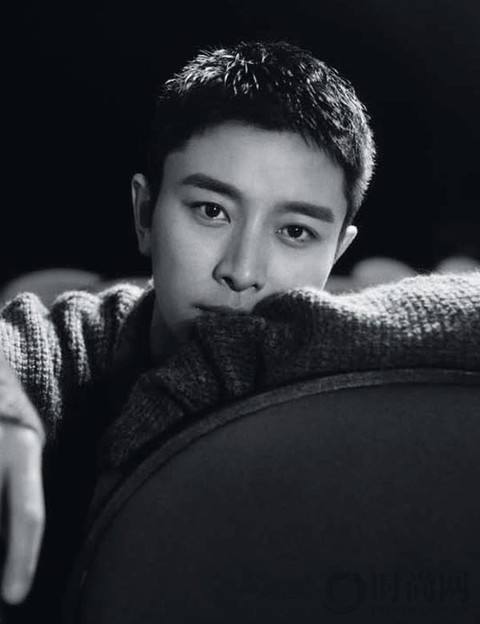 贾乃亮被曝近况!在三亚酒吧被拍,前任李小璐也在三亚