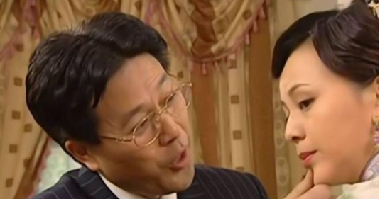 《情深深雨蒙蒙》魏光雄是不是渣男?看看他对两个女人态度就知道