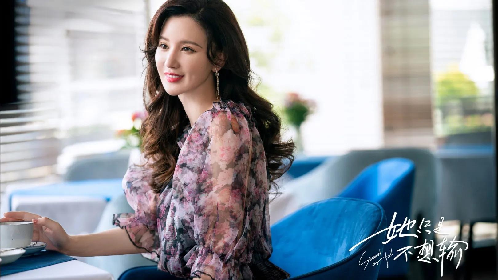 两部新剧今晚播出,三大女神pk人气小花,谁能拔得暑期档头筹?