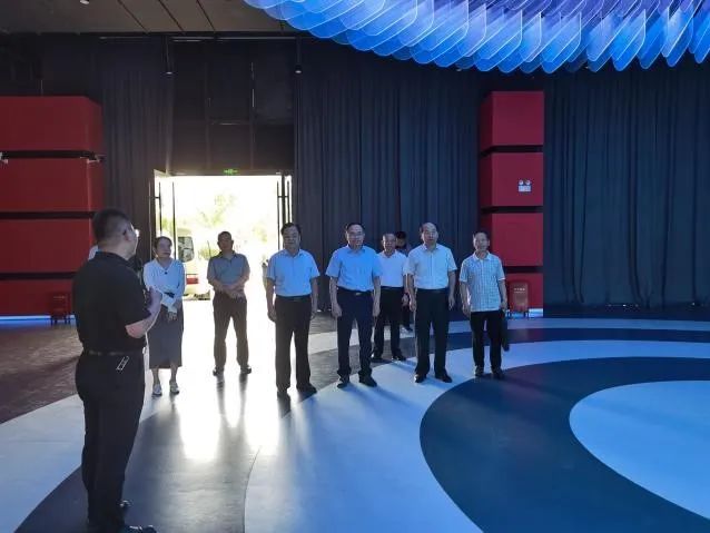 菏泽职业学院院长袁宗建一行人深入企业走访调研