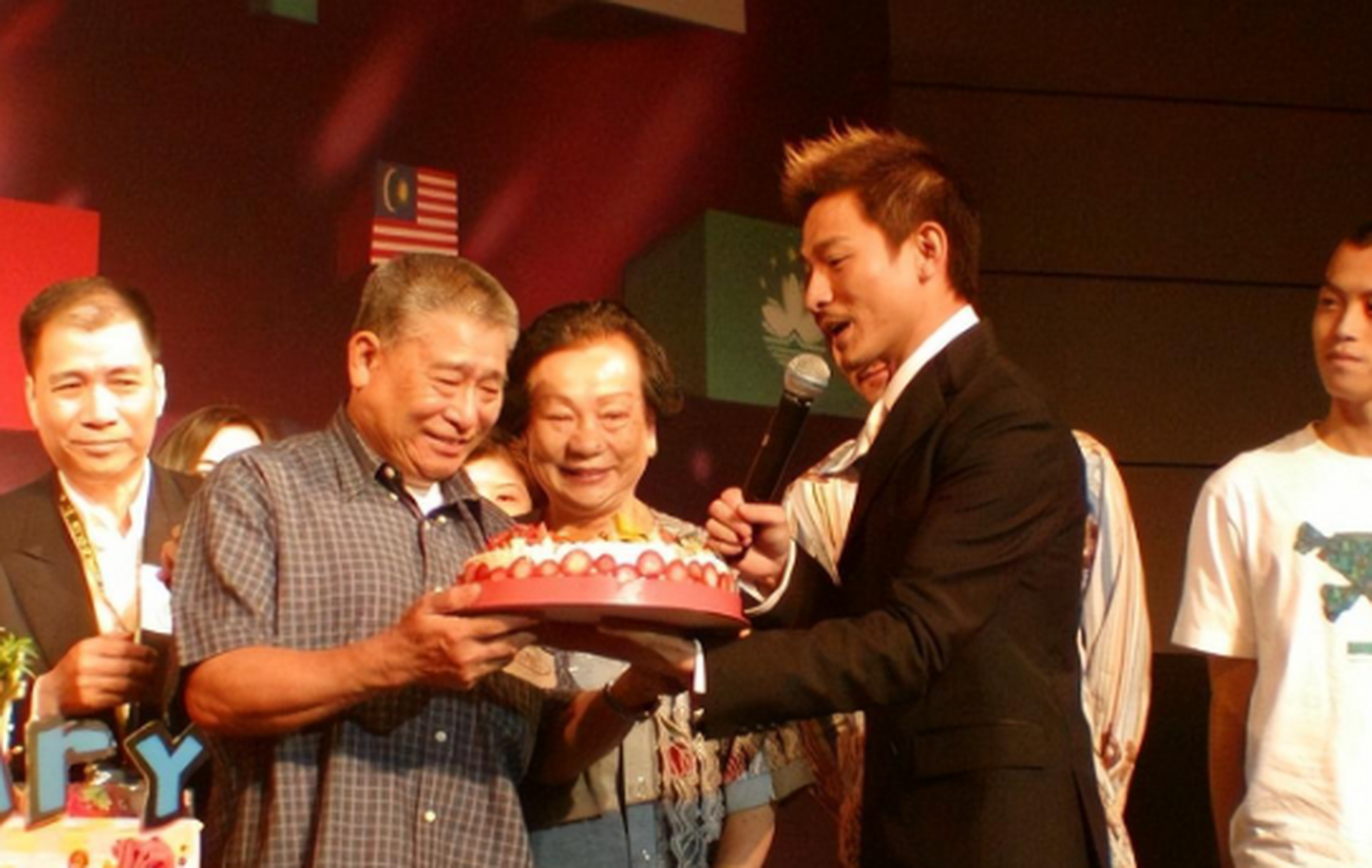 刘德华父亲刘礼今日(23日)传出离世消息.