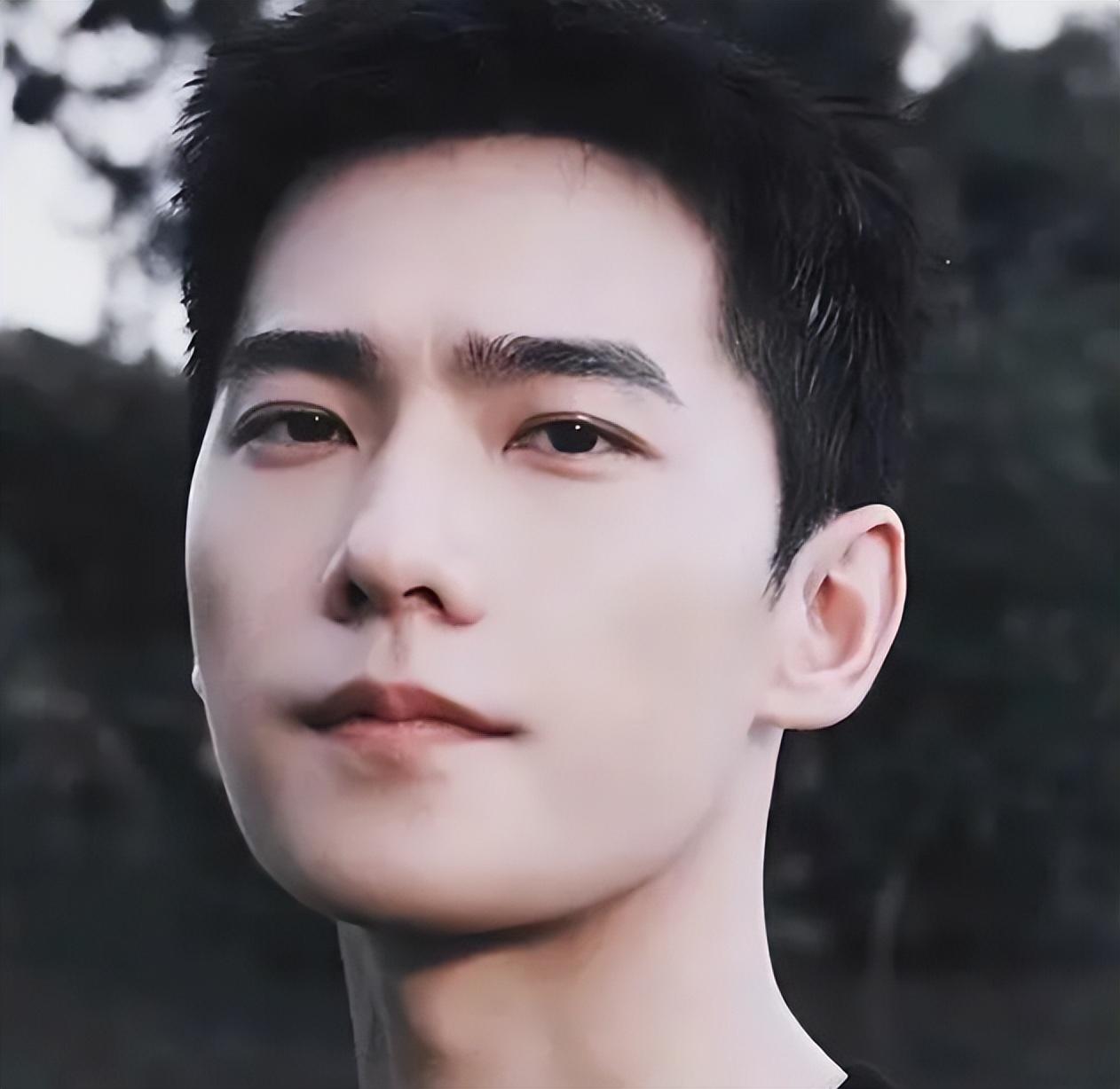 杨洋在剧中的人设并不讨喜,属于自身脾气暴躁,自己吃肉,让女友吃清炒