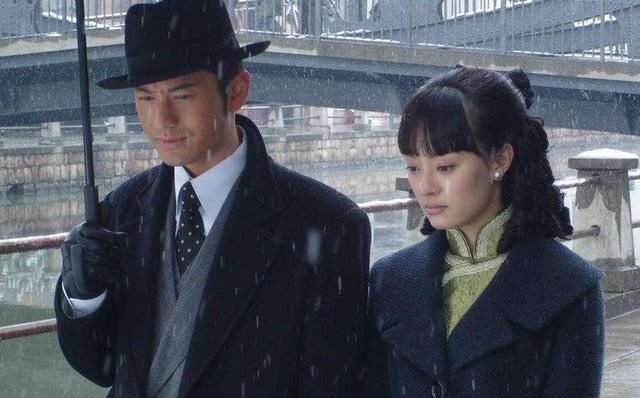 《上海滩》:许文强那么爱冯程程,为何最后却与阿娣结婚生子?