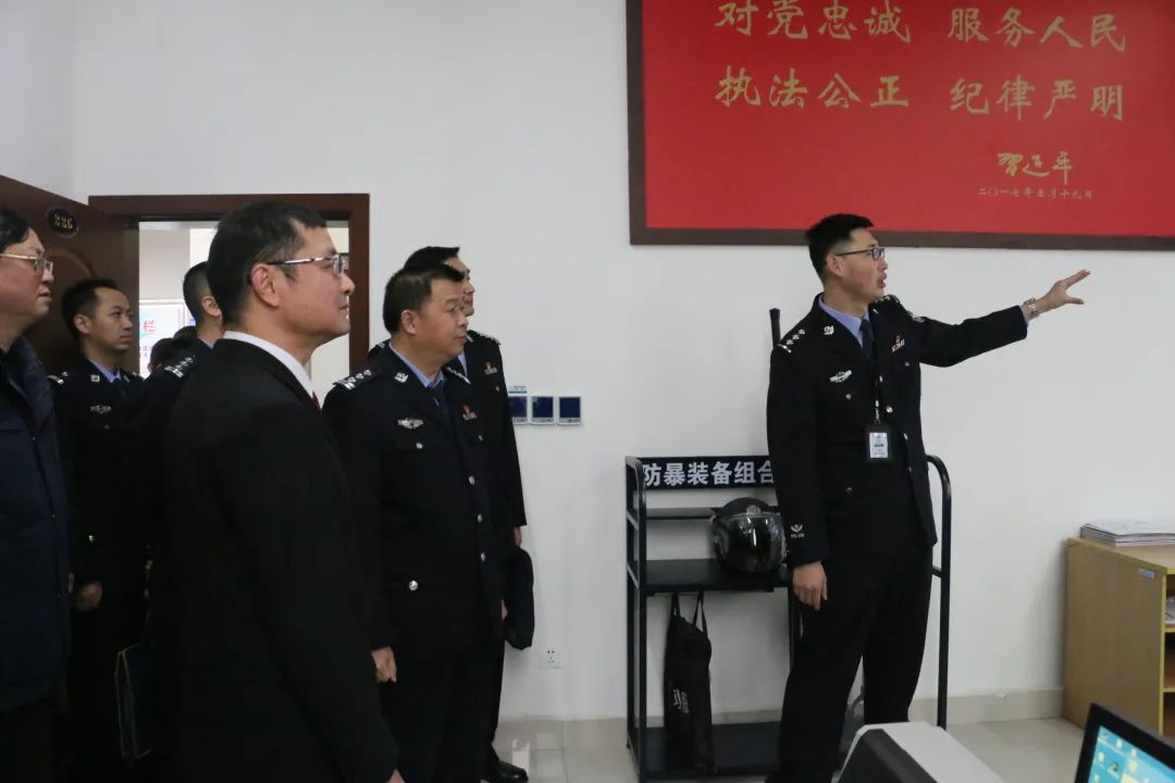 省高院法警总队副总队长李周辉到前锋区法院考核检查司法警务工作