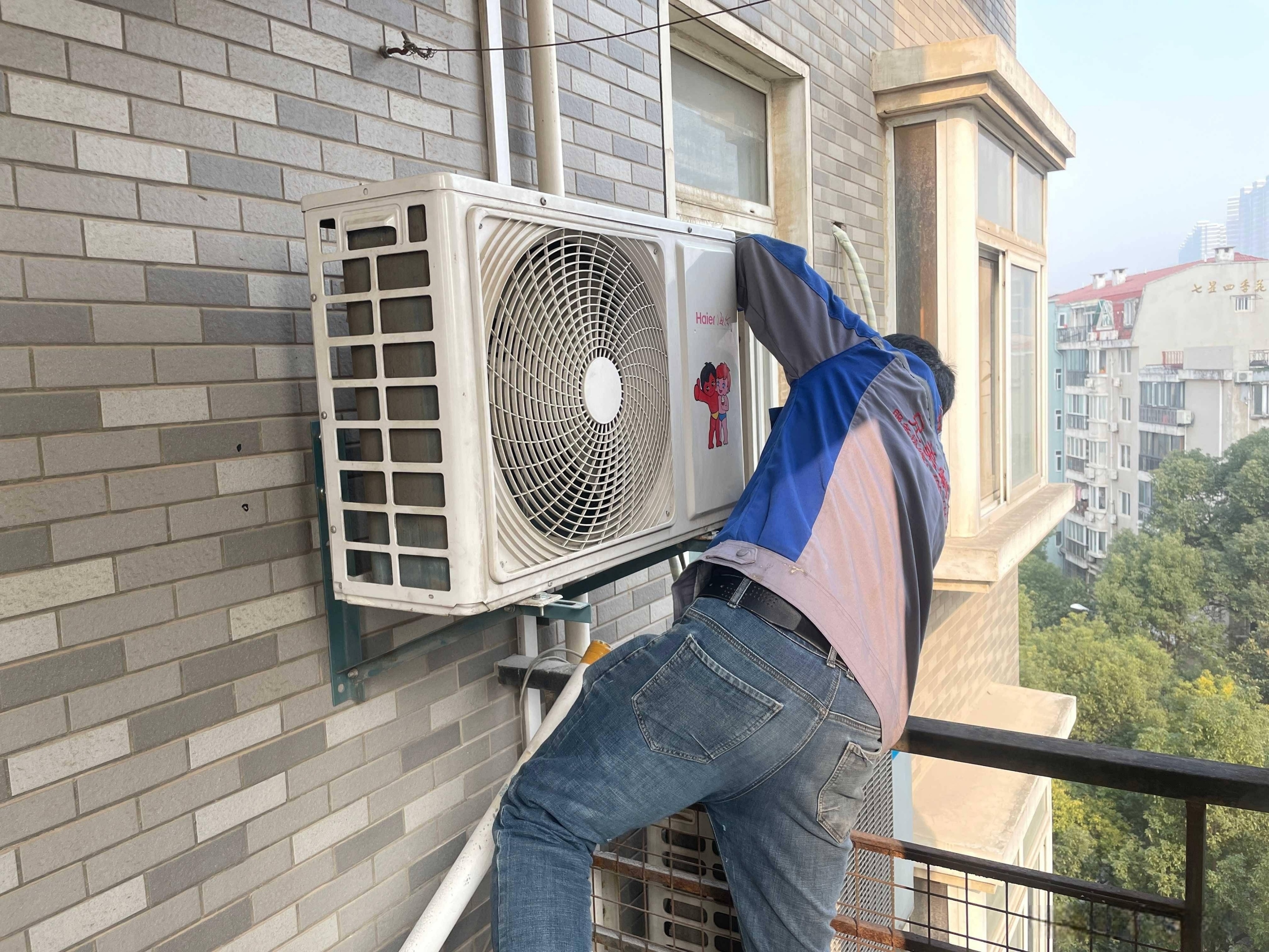 空调移机报价260实收520,6种收费太难躲,工人:不如直接卖了