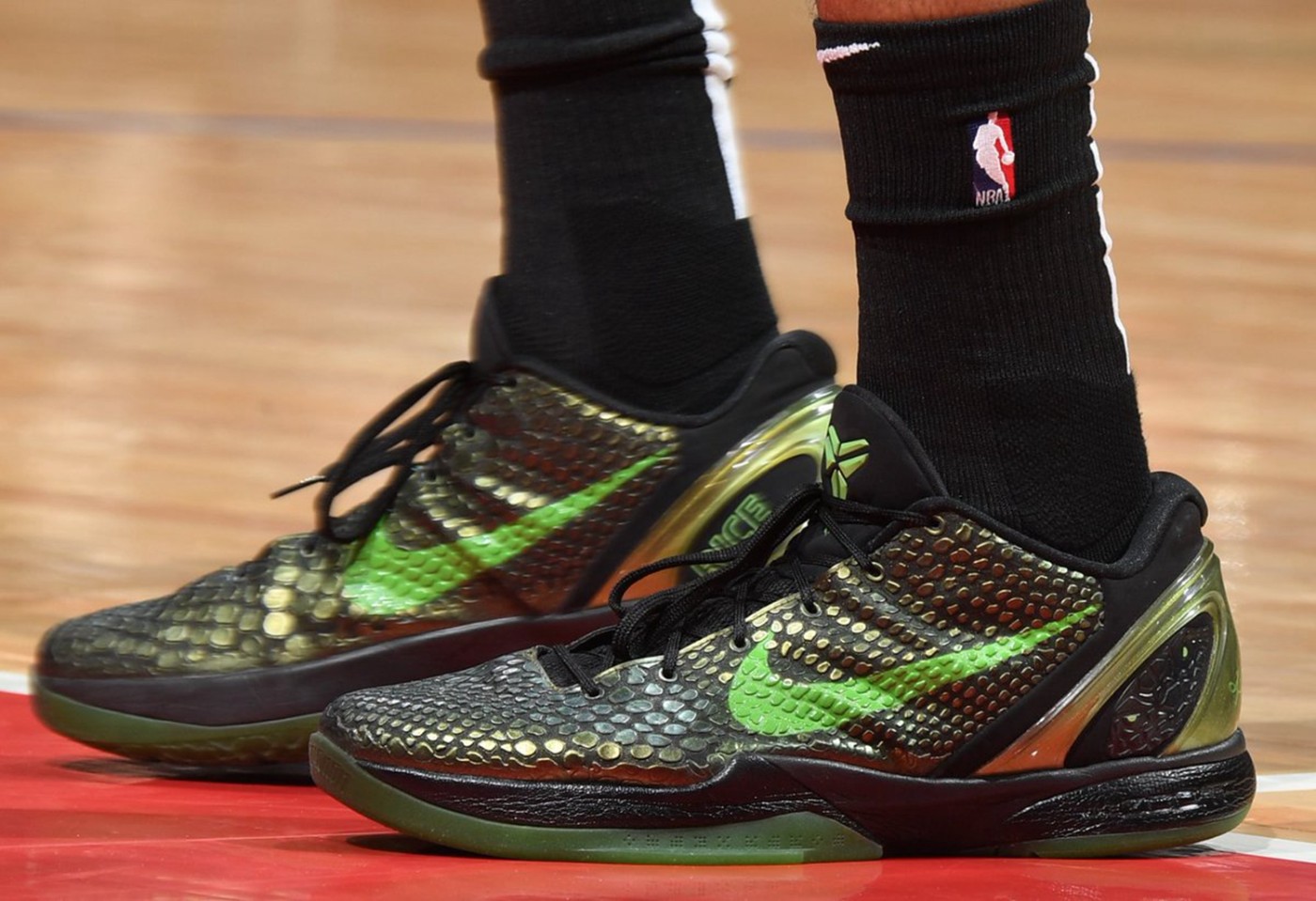 科比战靴重启复刻!6代,7代十几款人气配色!网友:搞快点!