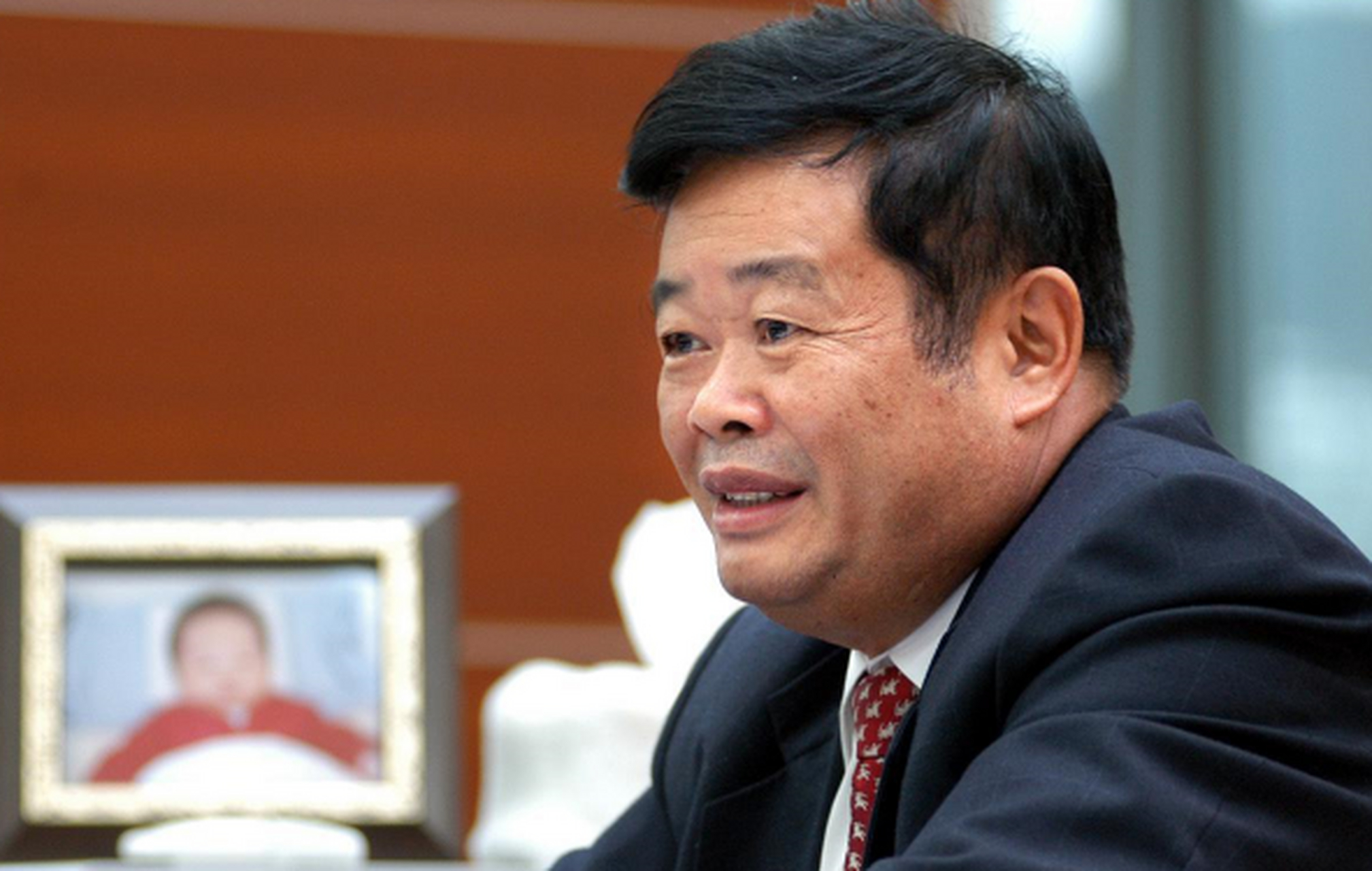 曹德旺:当你一天能赚两三万后,就会发现,勤劳根本发不了大财