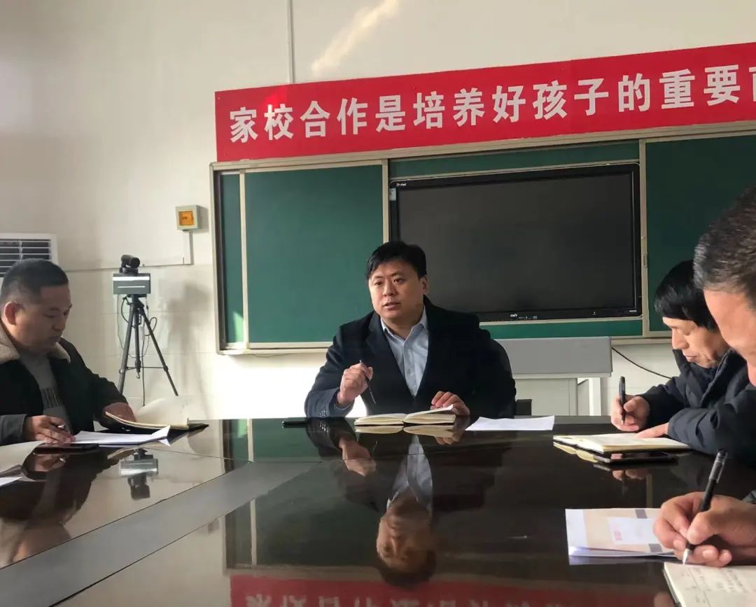 济南市历城区唐王中学召开开学筹备会