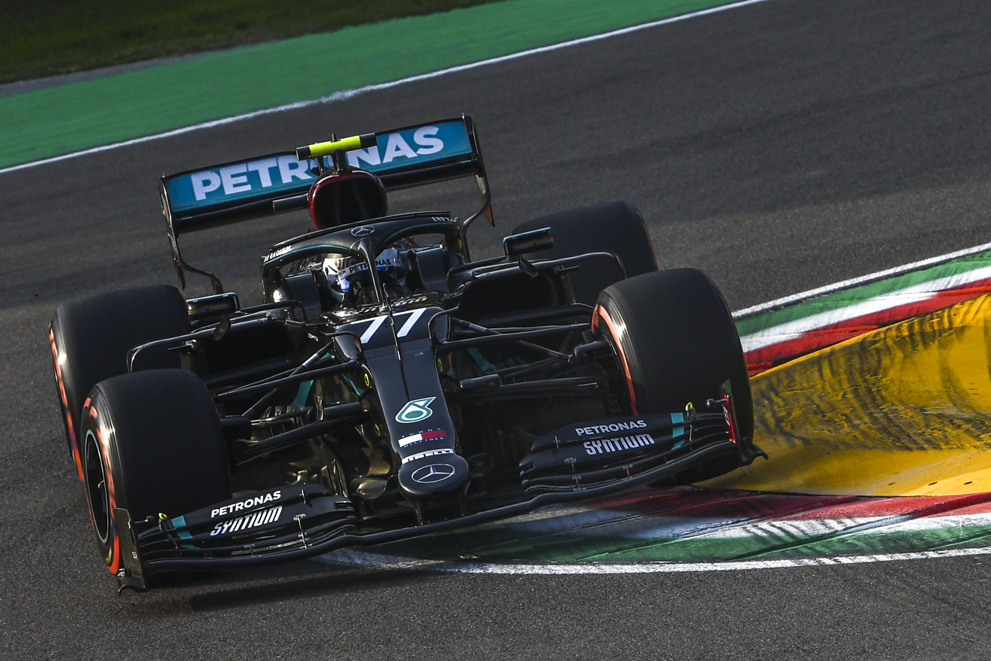 赛车——f1大奖赛艾米利亚-罗马涅站:博塔斯抢得杆位(2)