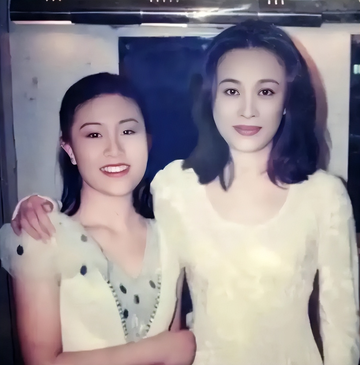 女歌唱家那英,原名叫叶赫那拉英,是慈禧太后的曾孙女?假的!