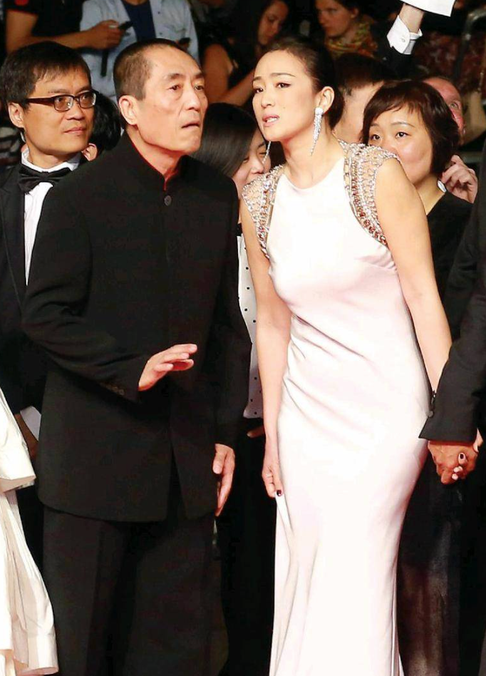 回顾张艺谋长女张末成功阻止巩俐成为后妈二婚嫁洋老公现状如何