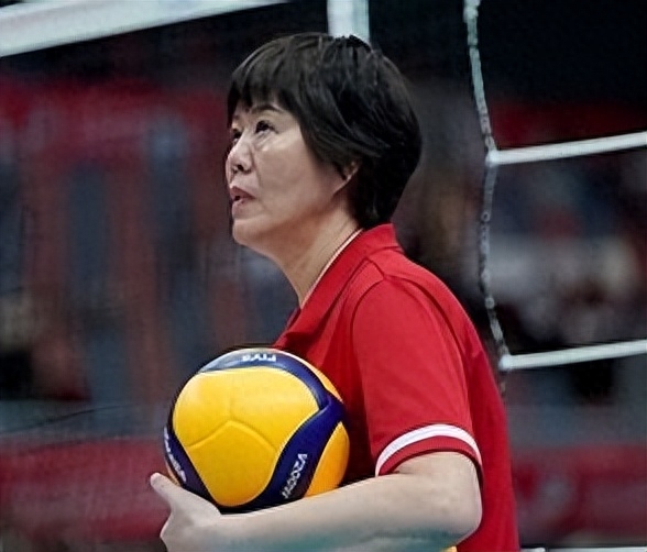 回顾铁榔头不负女排期待郎平宣布惊喜决定球迷沸腾了