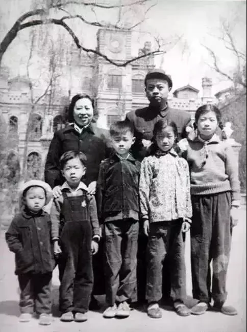 王小波《黄金时代》:听说写"性"不正经,读懂方知真严肃