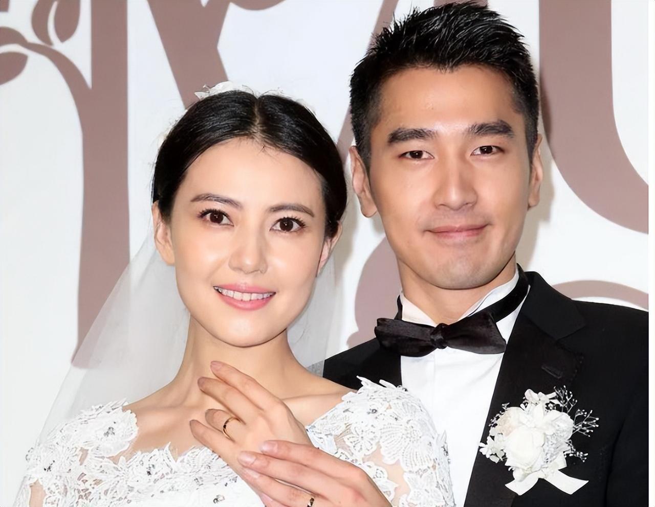 回顾与高圆圆分手后12年不谈恋爱没有绯闻47岁娶旺夫妻子后爆红