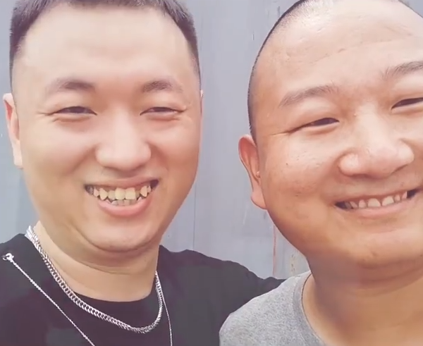 结果很意外,药水哥扮猪吃老虎拿下金链子,giao哥被耍了!