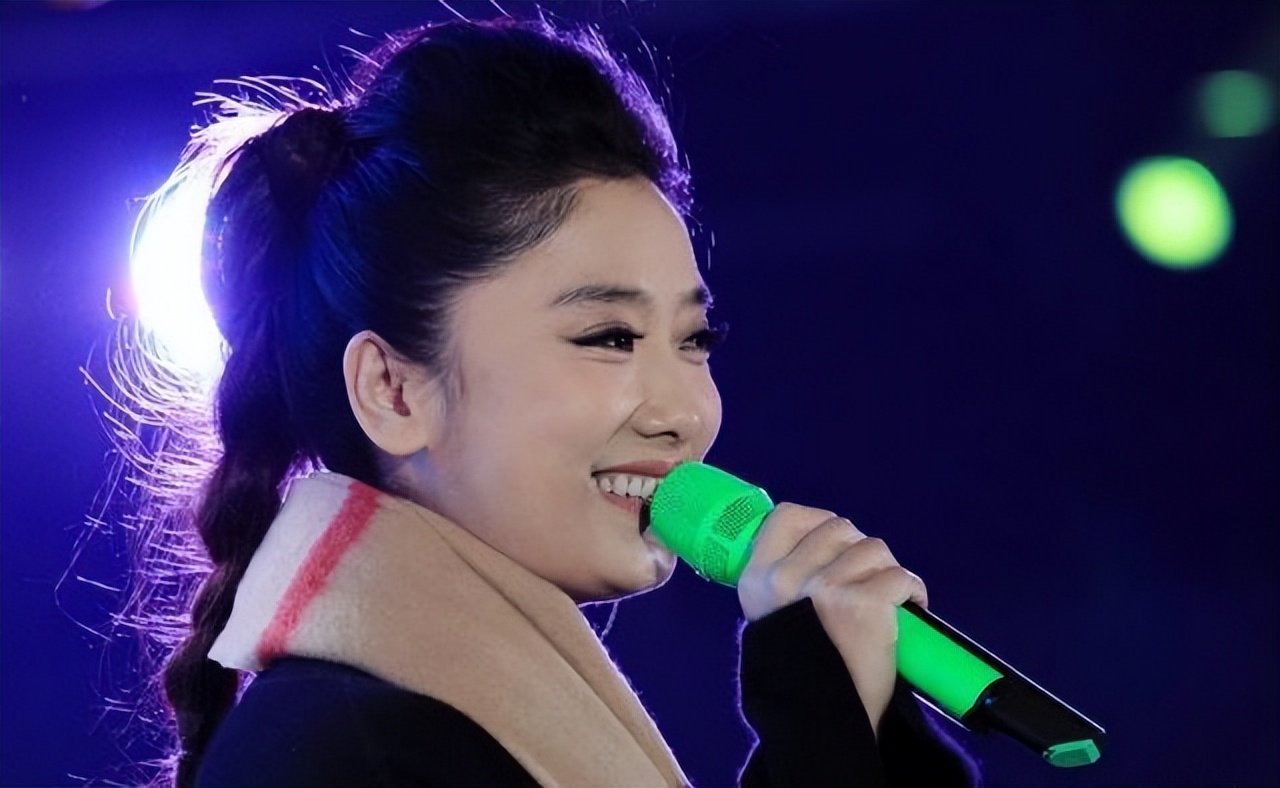 凤凰传奇玲花:明星中的隐藏女富豪,唱歌只是副业