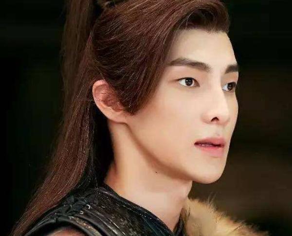 《薄冰》高瀚宇参演引热议,不但表演很刻意,还被吐槽整容脸