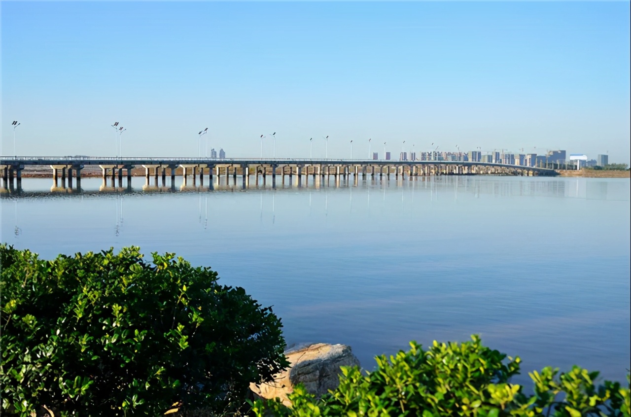 威海:碧水蓝湾入画来