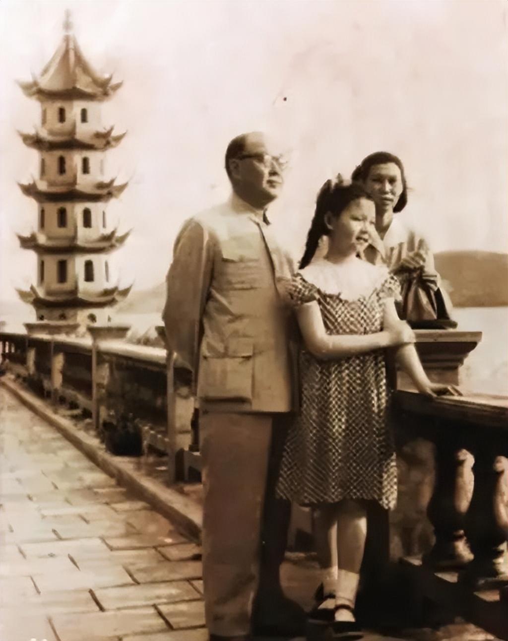 赵尔陆:无军职上将,授衔时无一人提出异议,62岁病逝于办公桌上