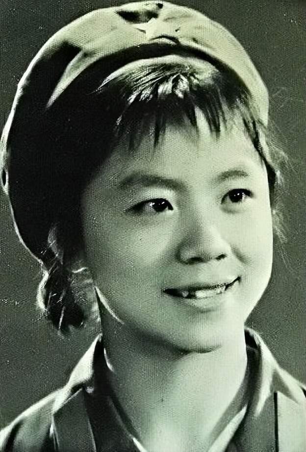 对越反击战中,24岁女兵郭容容牺牲,事迹被改编成电影《芳华》