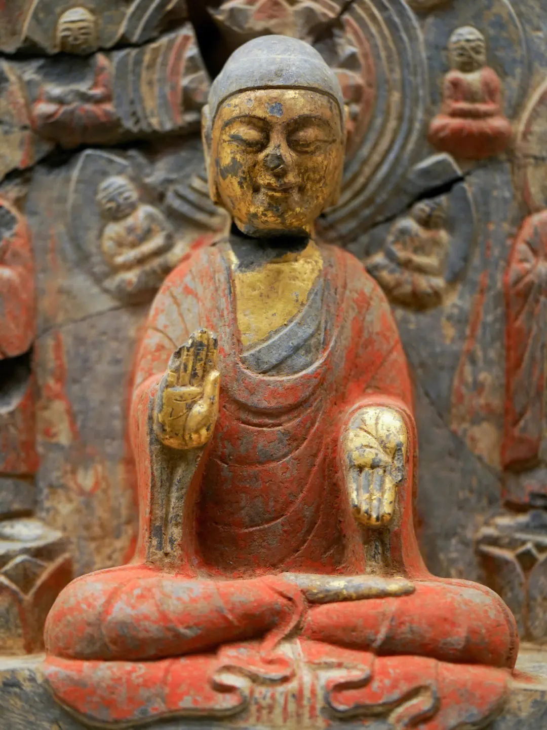 北齐佛造像:释迦的微笑与那慈悲温柔背后,藏有什么残忍的真相?