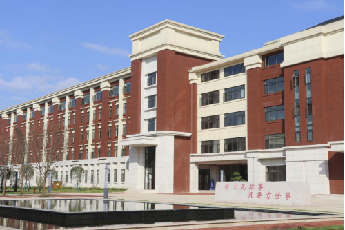 教师动力疲软?黄冈大光华高级中学率先创新教学模式