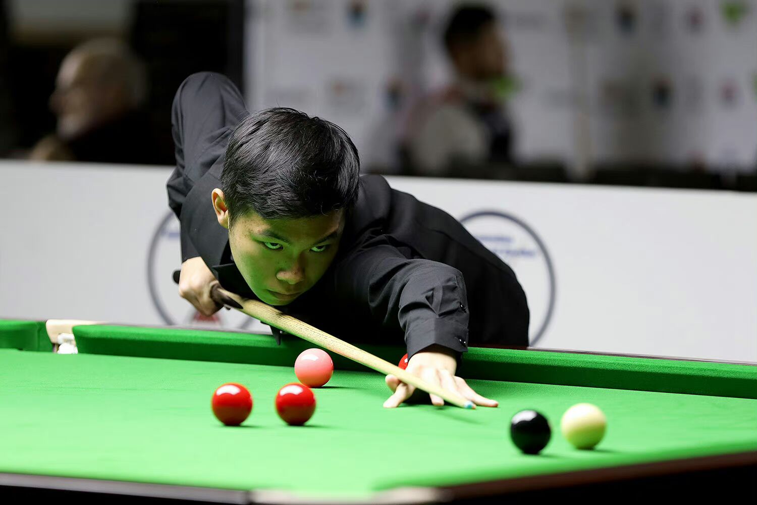 6-1!中国斯诺克传来喜讯:19岁小将夺冠,获得两个赛季职业资格