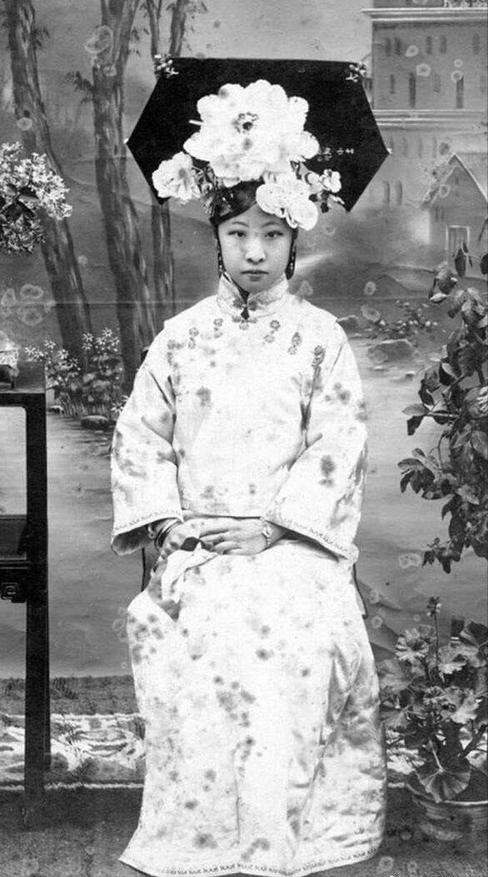 清末格格金默玉:我们不叫格格,奴才应答也不说喳,电视里全错了