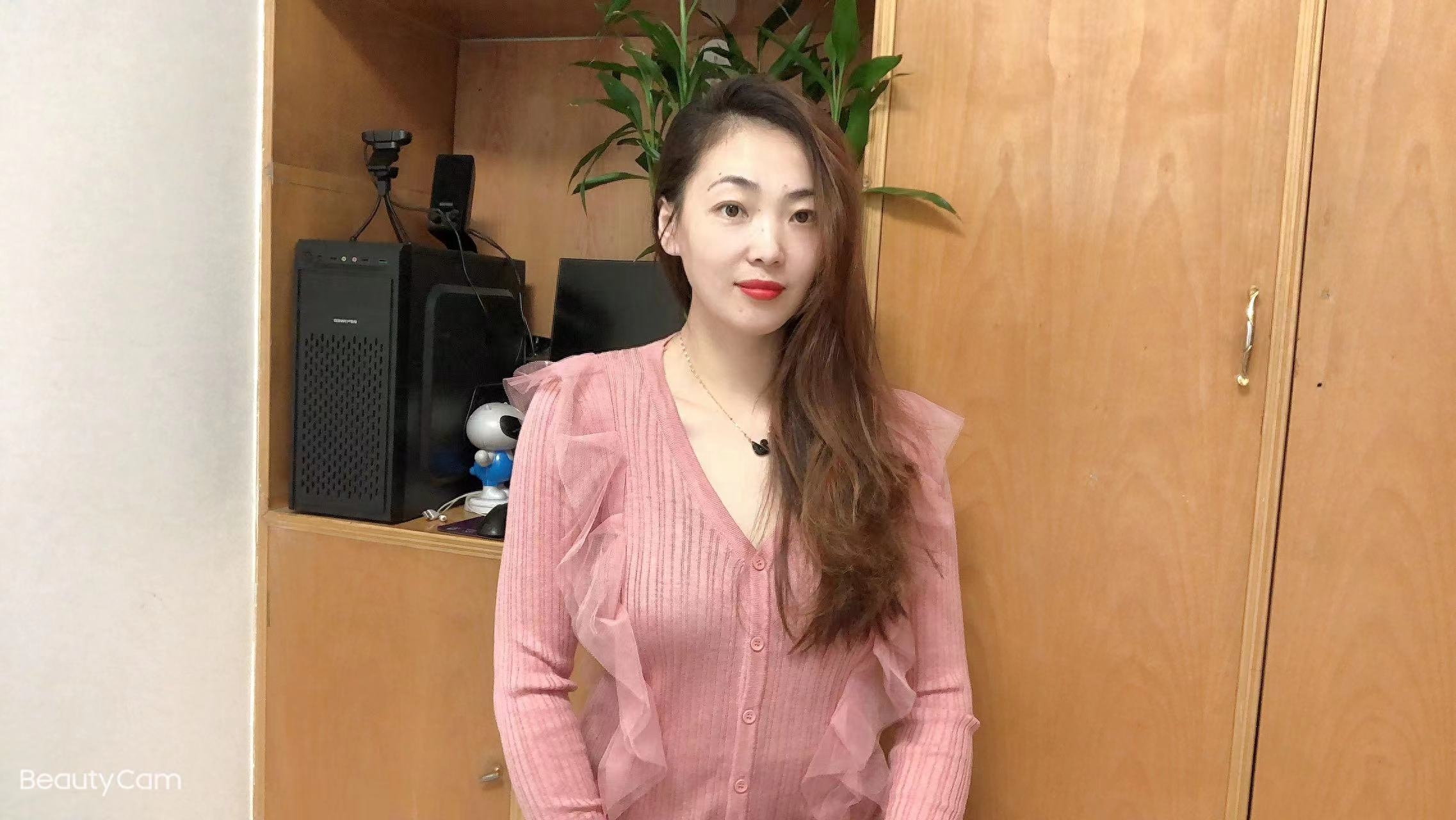 回顾:东北美女与41岁河南大叔网恋,见面8天闪婚,今在上海当老板娘