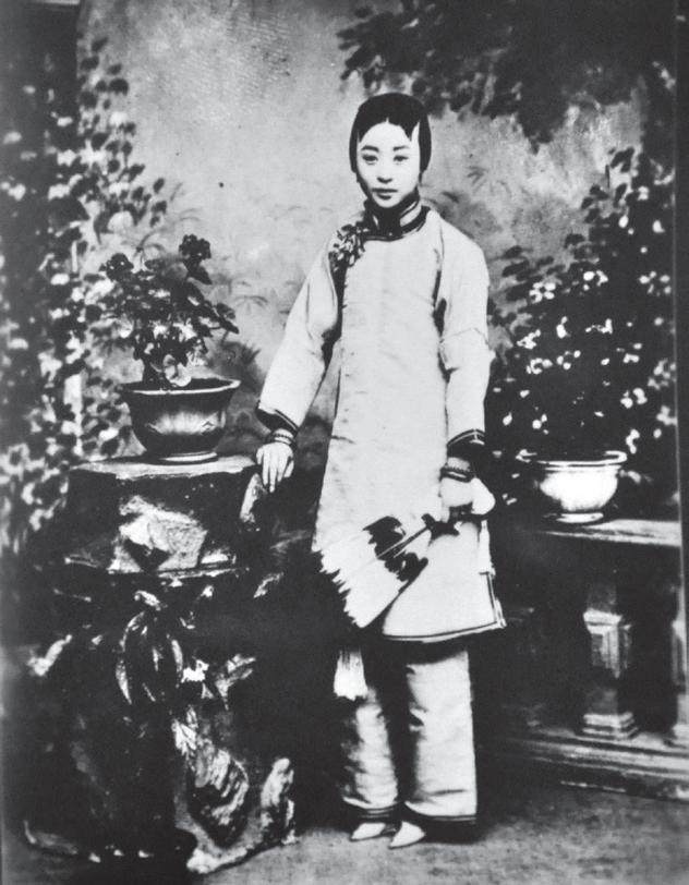 "民国奇女"小凤仙,与将军蔡锷结缘,中年嫁锅炉工后结局如何?