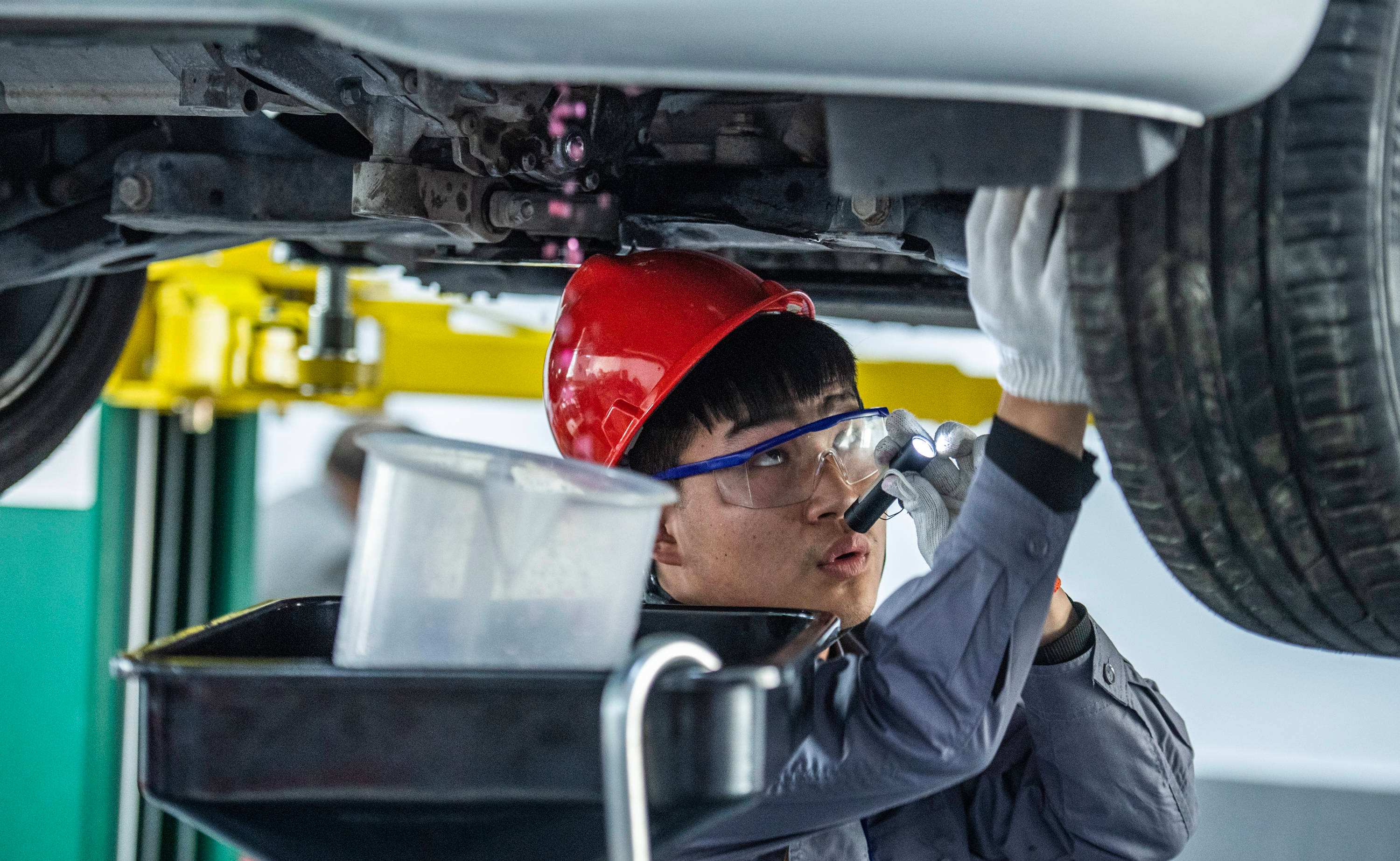 新能源汽车底盘输出功率诊断中的电子辅助维修技术应用