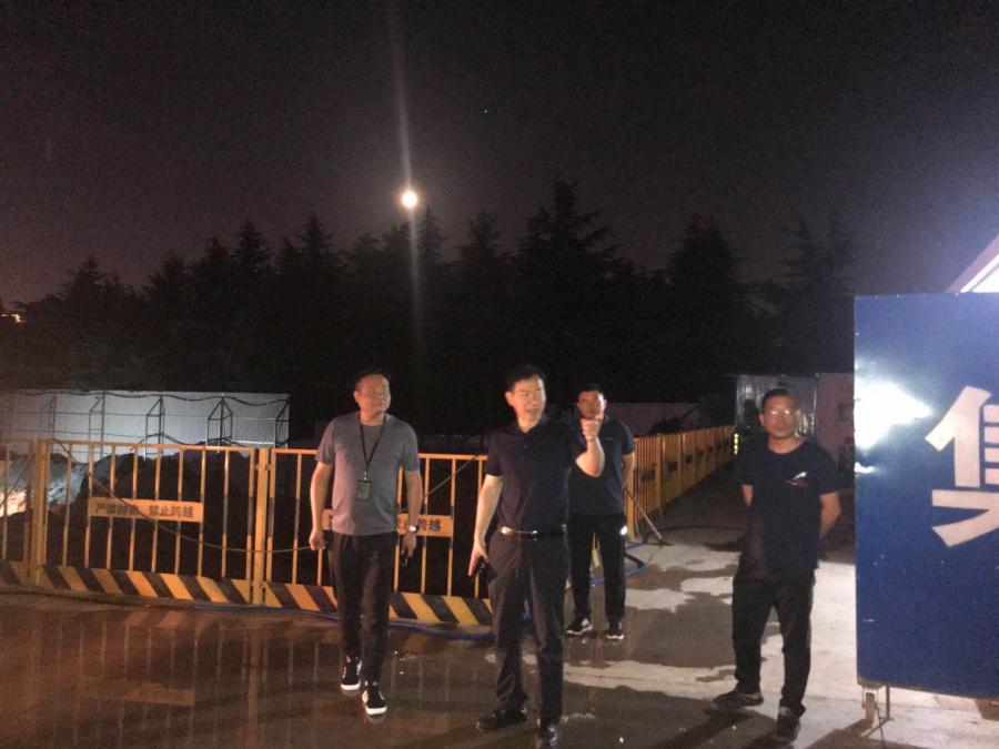 付晓毅同志带队持续开展环境污染防治 夜查工作