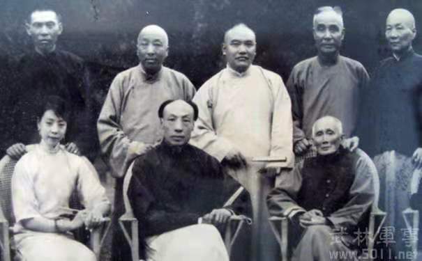 上海公子卢筱嘉,抓黄金荣进牢房,逼杜月笙下跪,他后来下场如何