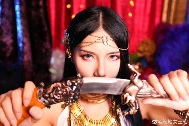 虎牙颜值主播女王七上演"最凶"迦南,永劫无间美女cos集锦