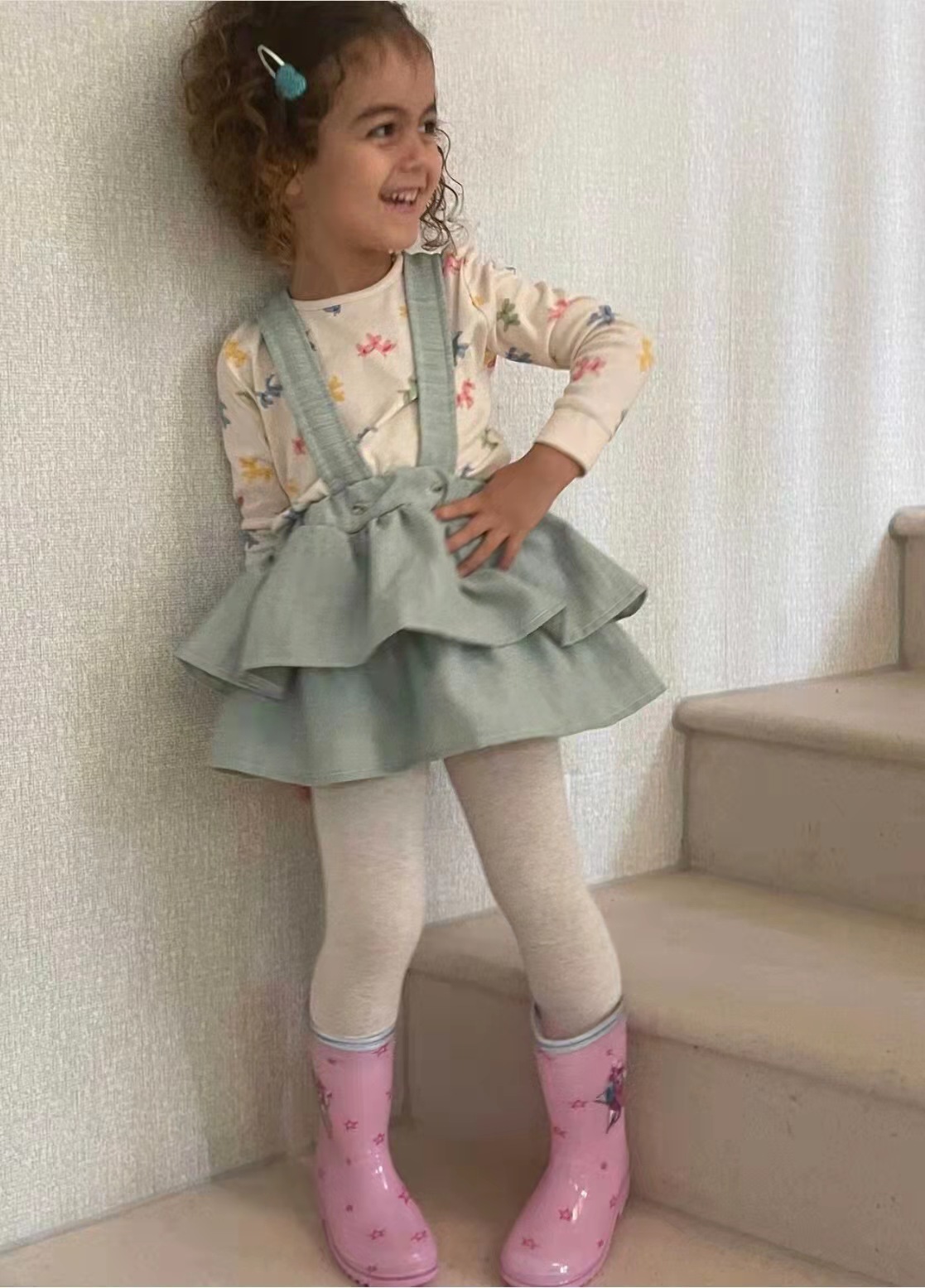 c罗最爱的小女儿,是西班牙,葡萄牙,阿根廷三国混血的美人胚子