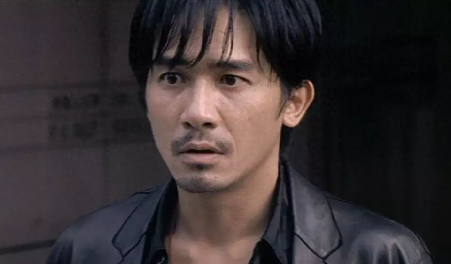 回顾久居日本反差人设常年分居这才是影帝梁朝伟的真实样子