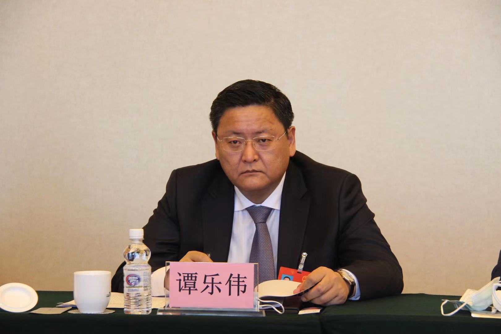 谭乐伟代表:高质量做好六篇文章 助力香坊区跑出发展加速度