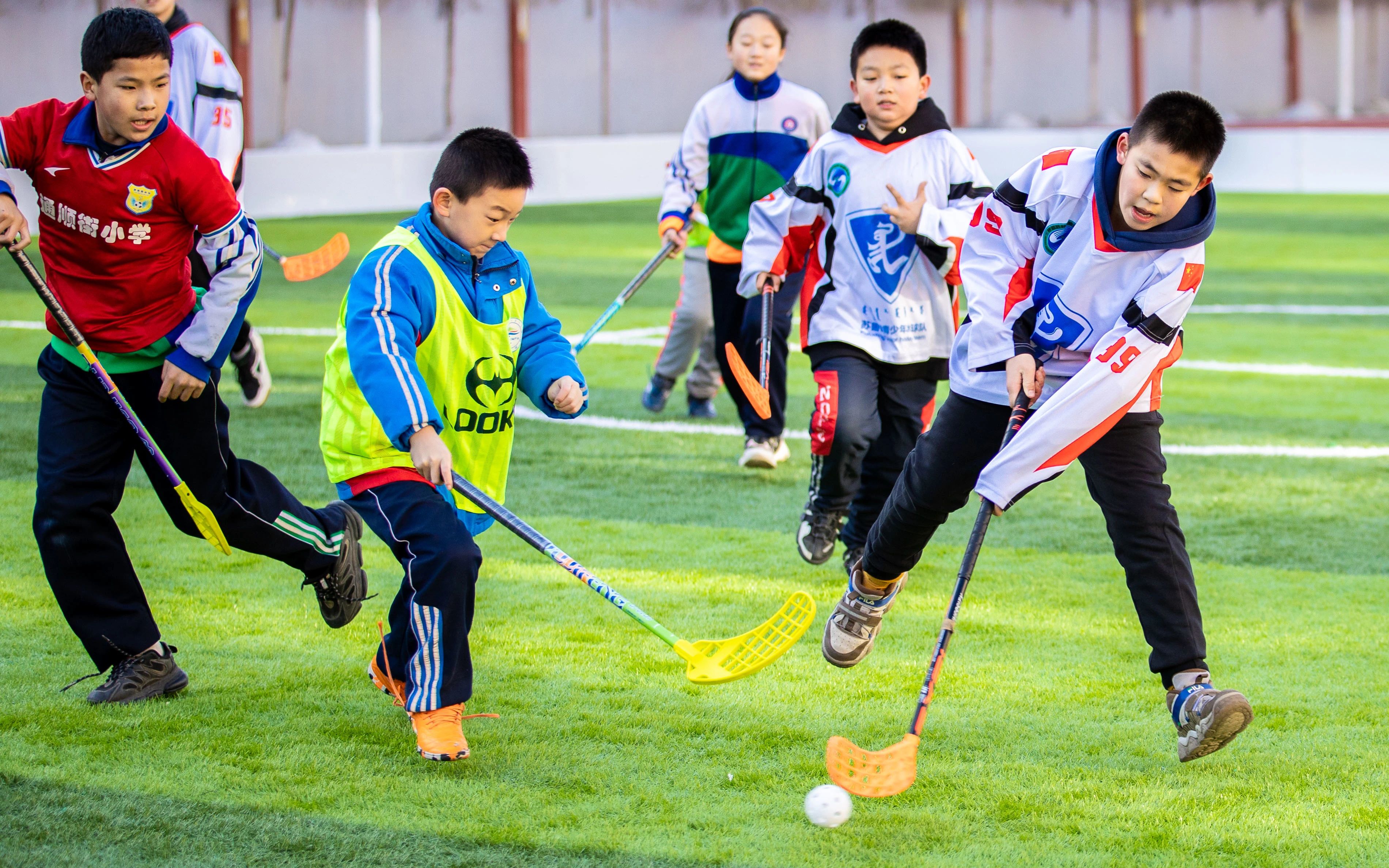 曲棍球运动进校园