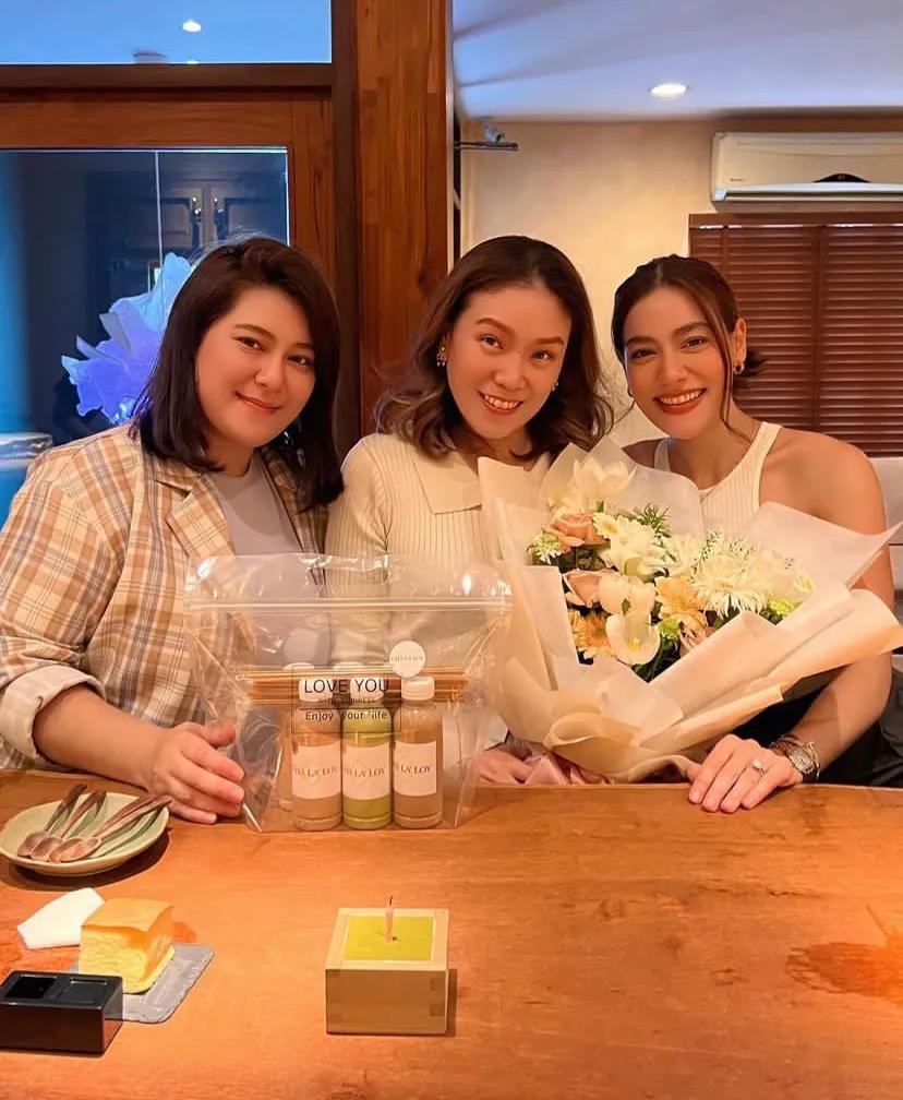 泰星chompoo带孩子打针